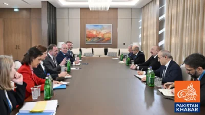 Ilham Aliyev Meets European Commissioner, Discusses Various Sectors Including Natural Gas